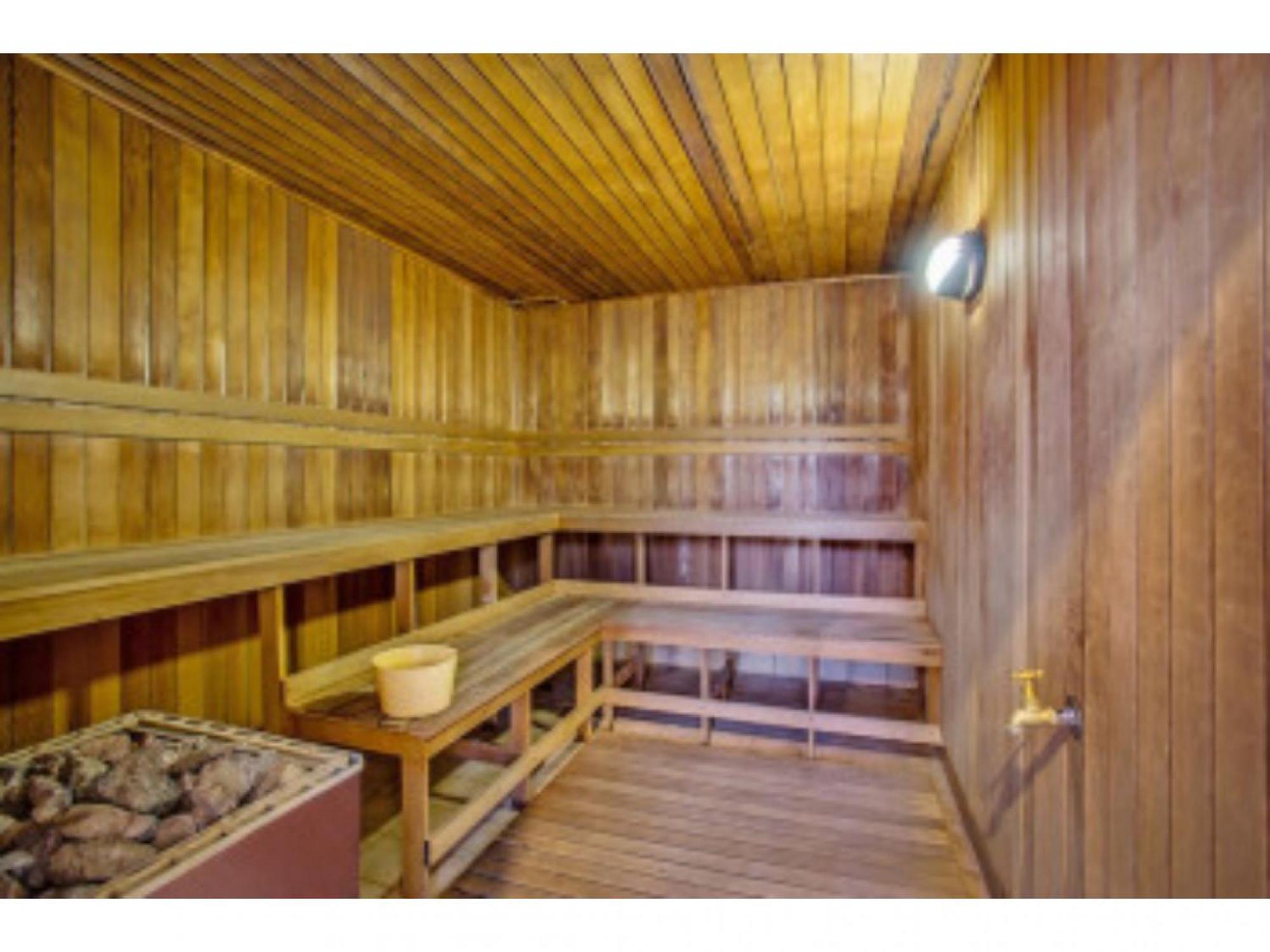 Oceanview 1-bed Sub Penthouse With Pool & Gym Apartment