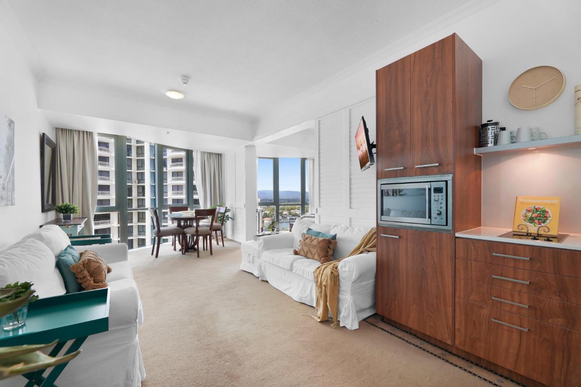 Oceanview 1-bed Sub Penthouse With Pool & Gym *